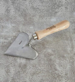Sarah Raven Heart-shaped Trowel -Plant Supply Store 440027 3 70100.1664977044