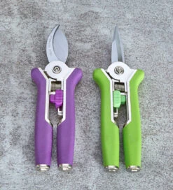 Sarah Raven Mini Secateurs Set -Plant Supply Store 440042 4 58711.1619016042